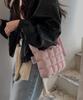 Luthproduct Chocolate Puffer Cross Bag _ Pink _ M