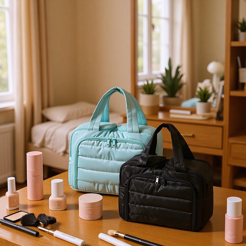 2025 Fashionable Minimalist Women's Large-Capacity Travel Makeup Bag - Portable, Lightweight, Partitioned Storage for Toiletries