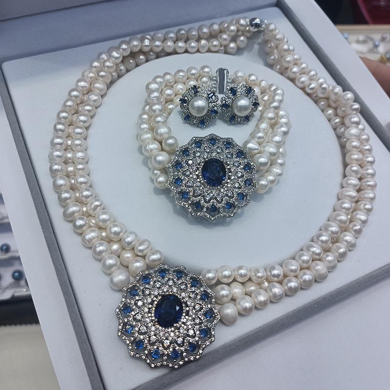 Elegant French Socialite Freshwater Pearl Necklace