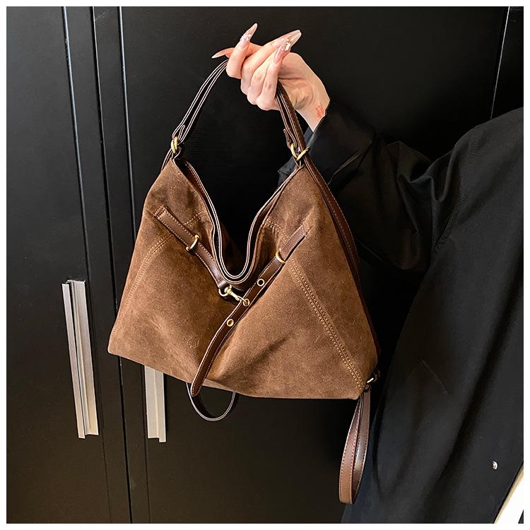 2025 Retro mattierte große Damen-Herbst/Winter-Tragetasche Rucksack