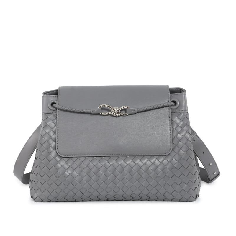 New Medium Woven Bag Handbag Shoulder Bag Briefcase Women's Bag Fashion