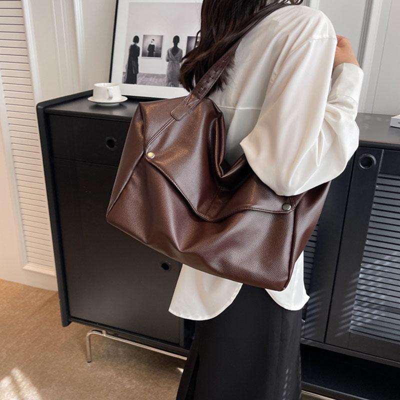 Autumn And Winter Large Capacity Tote Bag Korean Style Commuting Leisure Shoulder Bag Women'S Armpit Bag Pu Pillow Bag