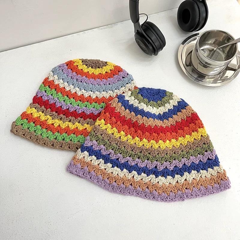 Cappello da pescatore all'uncinetto intrecciato color arcobaleno fatto a mano, cappello a secchiello retrò giapponese famoso su internet in stile coreano, cappello di paglia per coppia