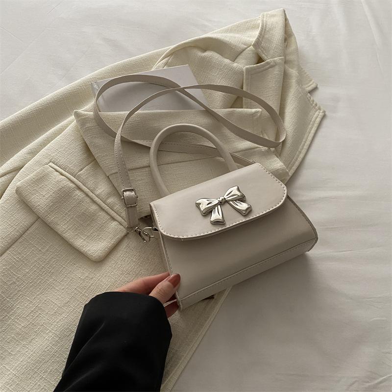 Fashionable Handbags for Women In Spring Fashion Retro Beautiful Shoulder Bag Bow Decorative Small Square Bag