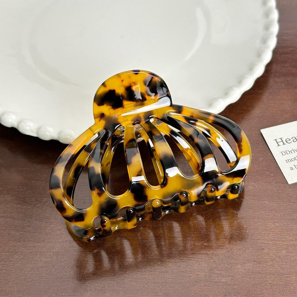 Gorgeous Acetate Floral Hair Claw Clip For Trendy Hairstyles And Statements Fashion