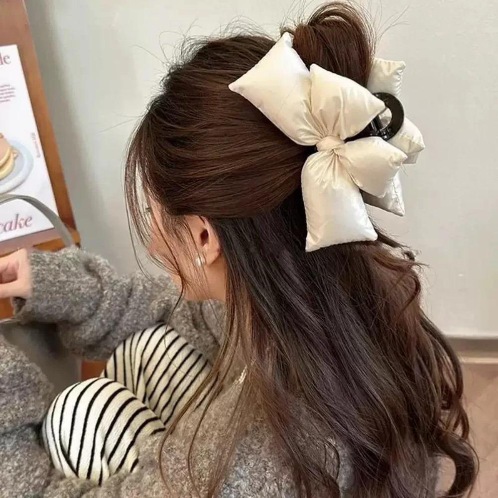 1PC Claw Clip PU Leather Bow Hair Clip Black 3D Design Hair Claw Clip Premium Feel Stylish Girls Kids Hair Accessories for Women