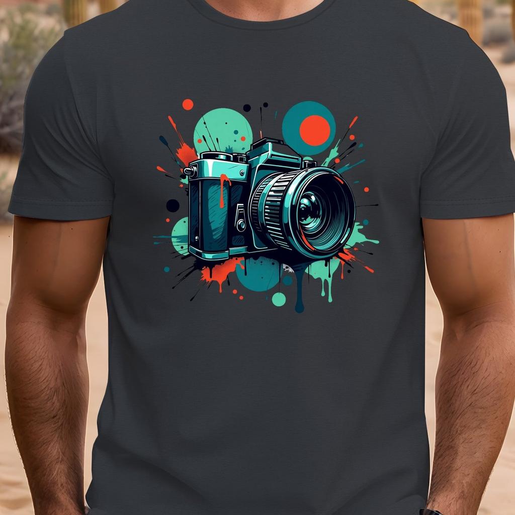 En Kreativt Designad T-shirt med Kameraprint Perfekt för Män Idealisk för Vardagskläder med Korta Ärmar Herrkläder