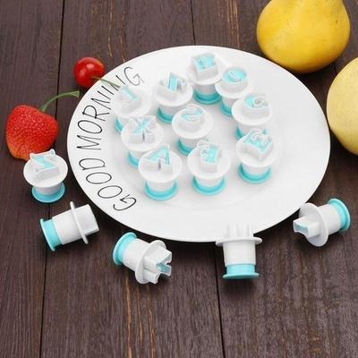 1 set di stampi per cupcake con alfabeto, strumenti per decorare torte