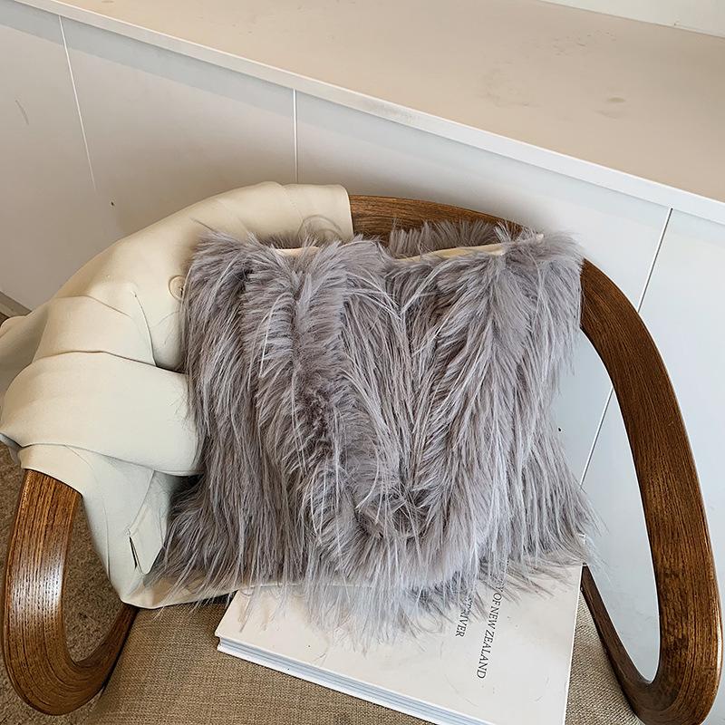 

Плюшевая сумка женская большой вместимости 2025 новая осенне-зимняя повседневная нишевая одноплечевая пушистая бахромчатая сумка-тоут для работы серый