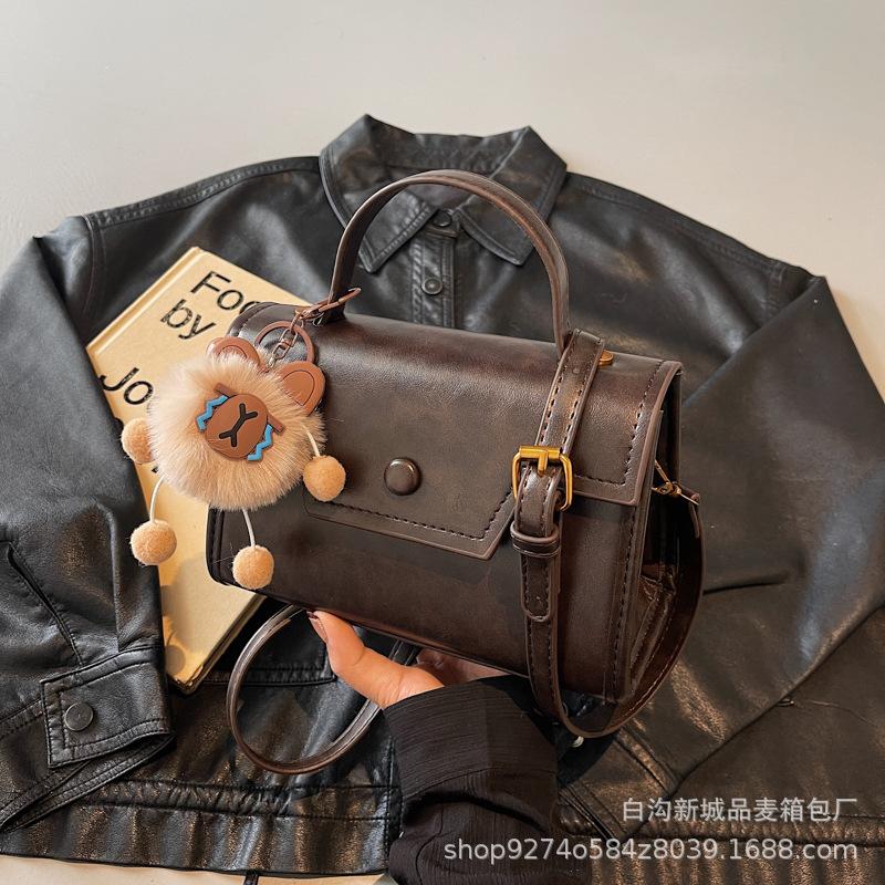 Hand Carry Retro Small Square Bag 2025 Winter New Niche Fashion Explosion Casual Shoulder Bag Trendy Messenger Bag