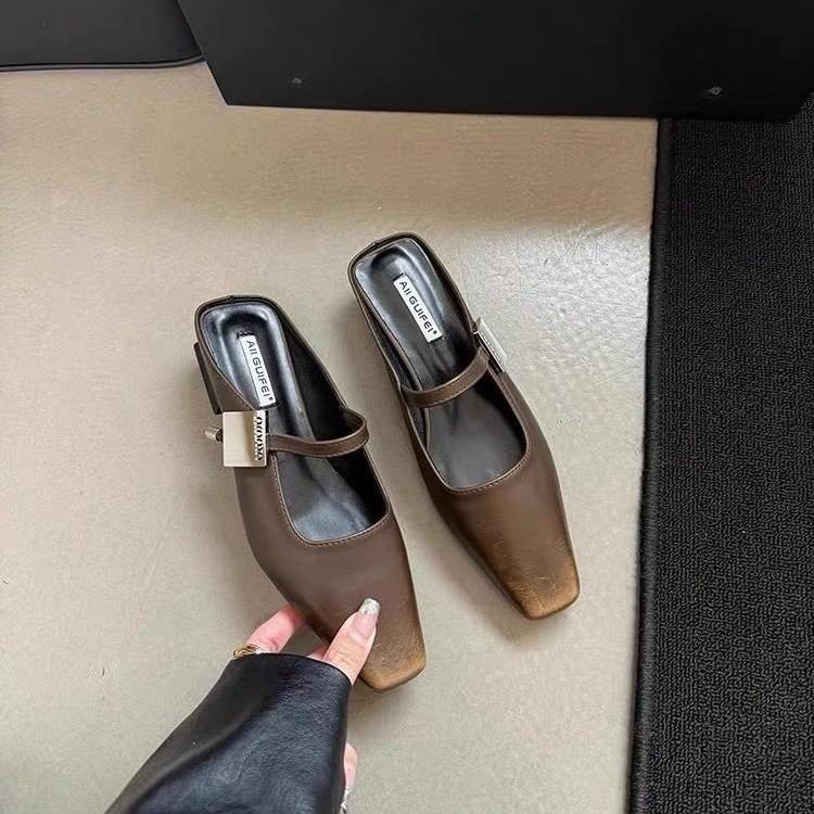 

Французские полутапочки с мешковиной, женская верхняя одежда на весну и лето 2025, новые вечерние туфли с толстой пяткой и полуподдержкой, классные тапочки 35 коричневый