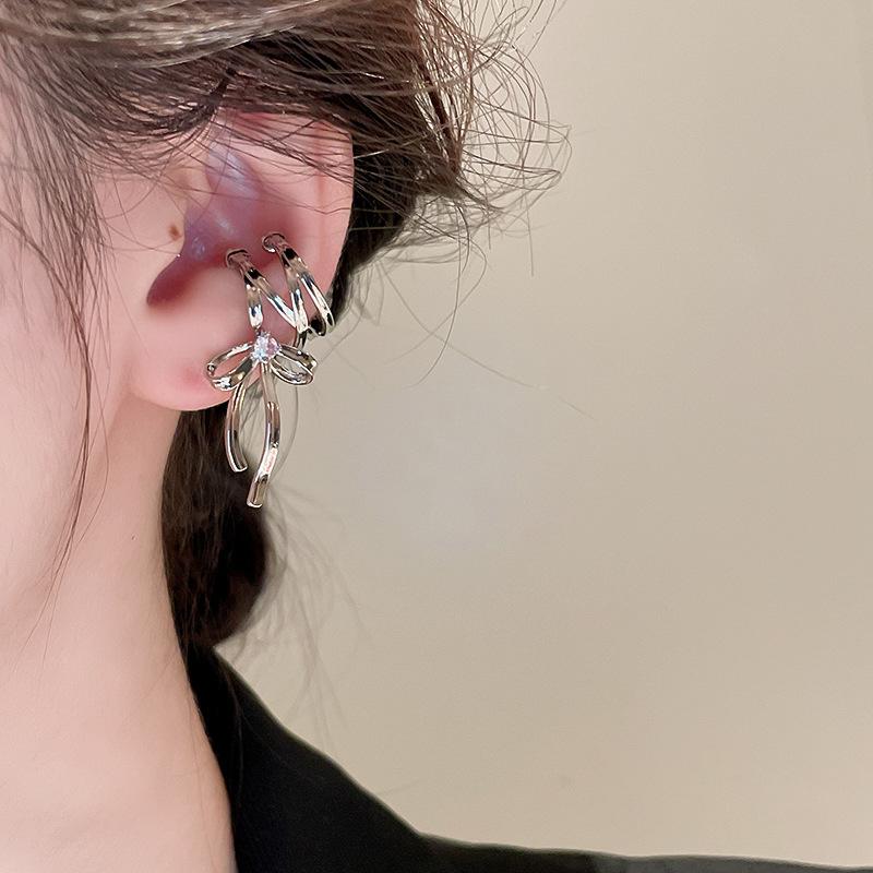 New Design Vintage Light Luxury Exquisite Bow Ear Cuff for Women Fashion Cute Non-Piercing Ear Clips Earrings Jewelry Party Gift