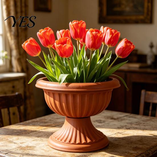 Vaso da Fiori in Plastica, Fioriera a Forma di Calice, Fioriera Leggera con Fori di Drenaggio Decorativi per Interni Esterni Giardino Patio