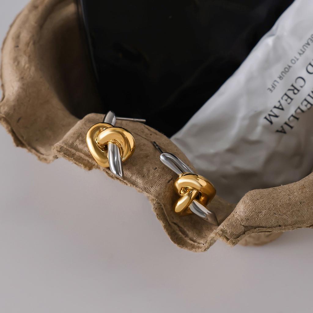 Designgefühl Klassischer Stil 18K Gold, Gold- und Silberfarben passendes Knoten-Design Ohrringe und Ohrschmuck
