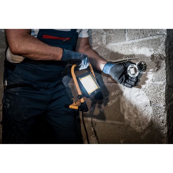 Brennenstuhl Portable and Rechargeable LED Projector Jaroÿ2010 My 2200lm, Ip54