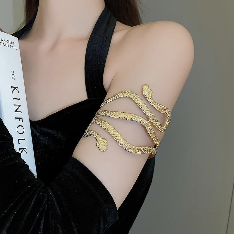 European-American Open Arm Cuff Bracelet - High-End, Versatile, and Exaggerated Fashion Jewelry for Women