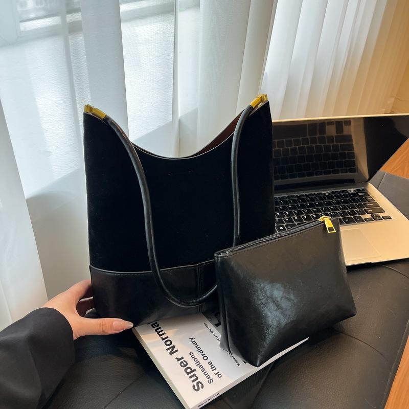 Einfache Nische Wildleder Achseltasche Damen Frühherbst vielseitig retro matt Pendler Schulter Umhängetasche