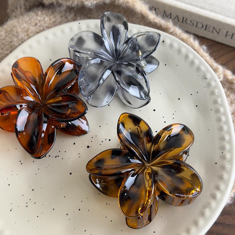 2024 Women's French Retro Leopard Frangipani Claw Clip for Versatile Updo