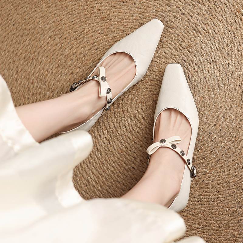 

Krazing Pot Овчина Винтаж Квадратный Носок Размер 40 Средний Каблук Металлические Заклепки Мода Гладиатор Осенние Туфли-Лодочки 40 слоновая кость