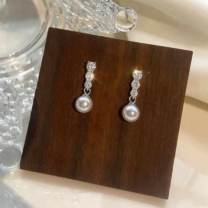 High-end Retro Earrings, Pearl Tassel Earrings, Diamond Earrings, New Autumn and Winter Style