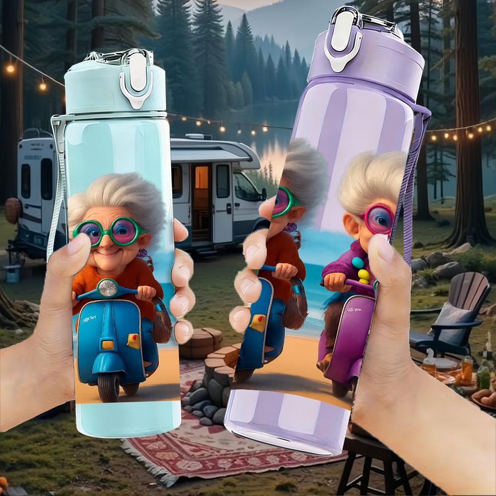 1PC Two Elderly Ladies Cartoon Print 750ml Color Plastic Sports Water Bottle Leakproof Flip Straw Lid Suitable for Sports Office Home Use