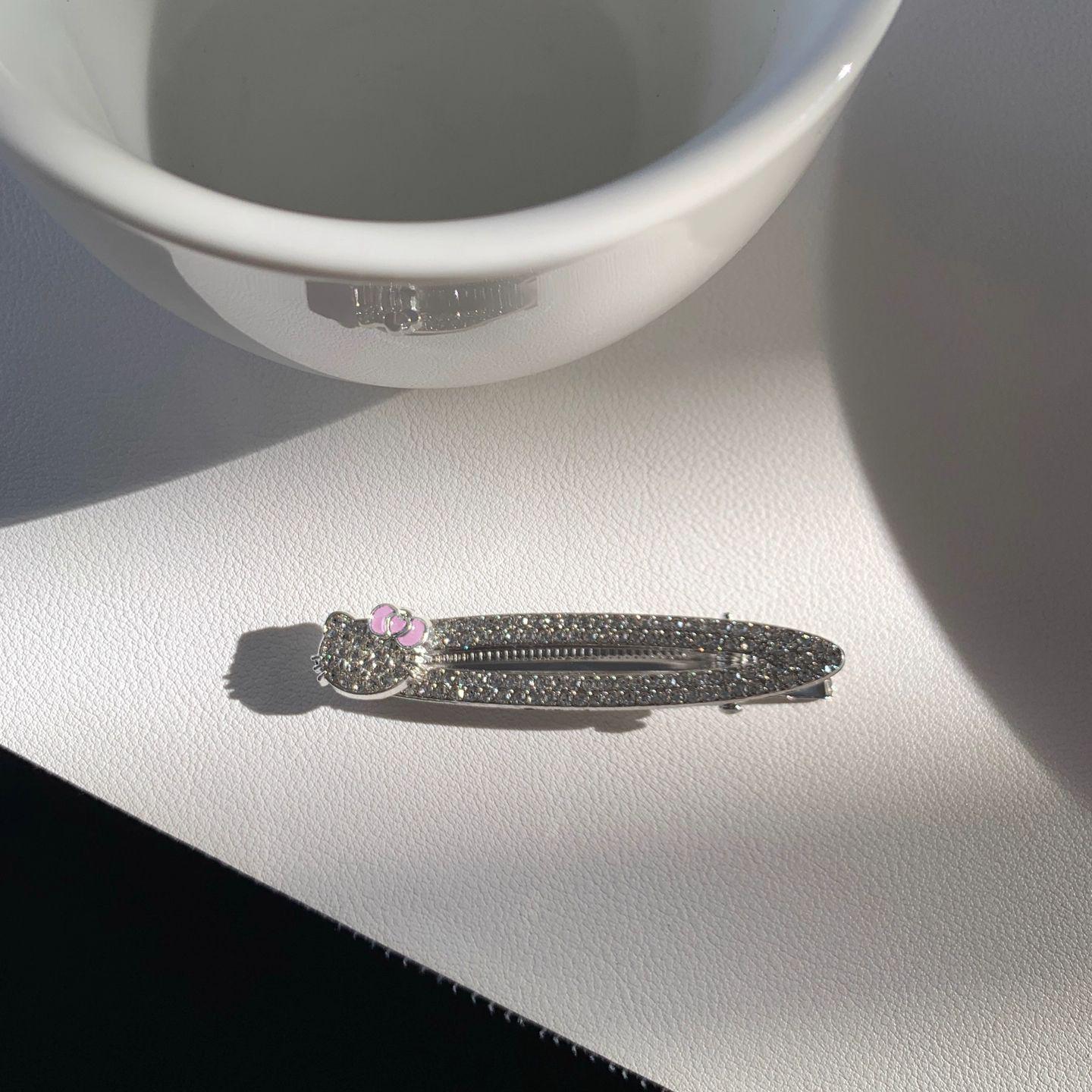 

Lux Rhinestone Cat Hair Clip - Women s Full Diamond Bang Clip Hair Accessory