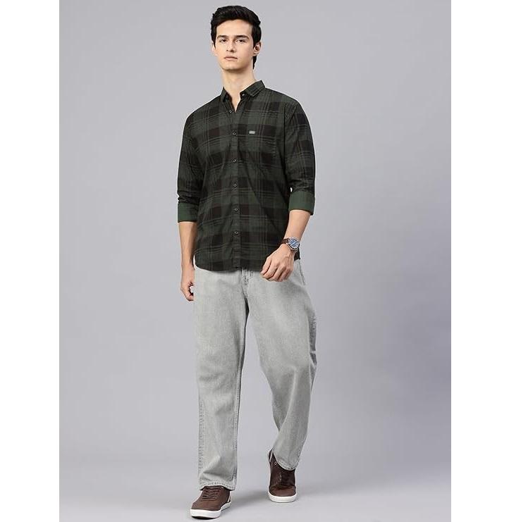 Man's Stylish Slim Fit Cotton Spread Collar Checked Casual Shirt - Dark Green