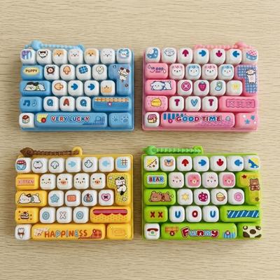 Simulations-Tastatur 26-Tasten-Tastenkappe Clicker Süßigkeitenfarbe Fidget Schlüsselanhänger Spielzeug Tasche Zubehör