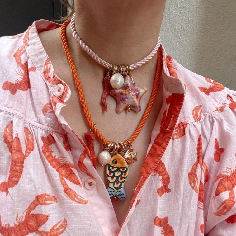 Versatile Oceanics Resin Pendant Necklace Adjustable Chain Designs Ideal for Swimwears and Holiday Accessories