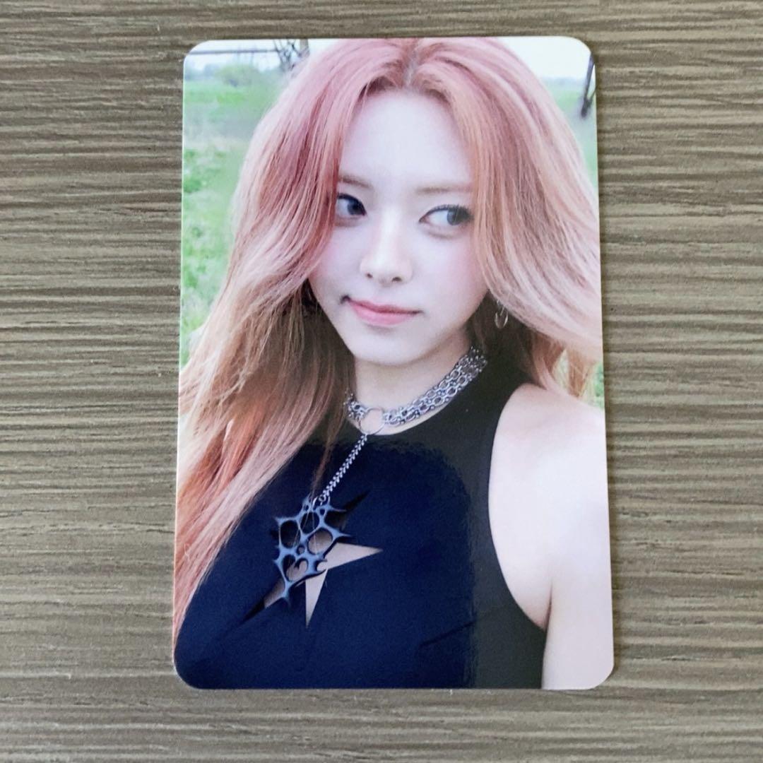 

[USED] ITZY Yuna GWBG Makestar Pre-order Limited Behind Trading Card