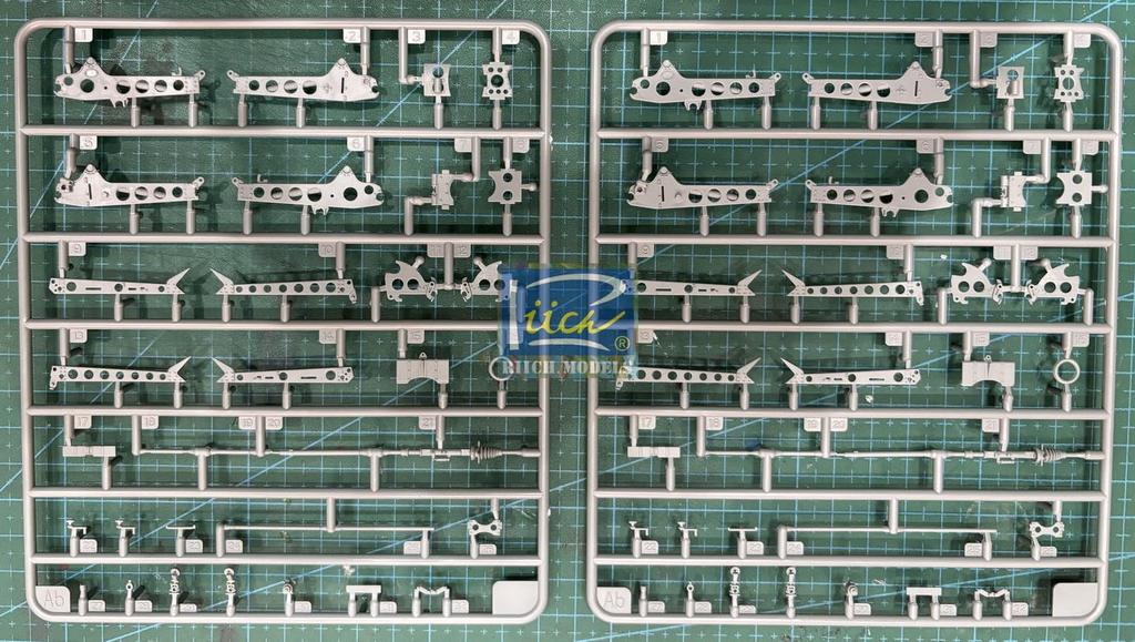 Rich Model 1/35 Maßstab Amerikanische 75mm Haubitze M1A1 Packhauser M8 Lafette mit Zwei Geschützen (RV35001) Plastikmodellbausatz RC35001 (Kanone)