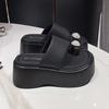 Thick-soled Set of Toes Internet Celebrity Slippers Women's Super Fire Wear 2025 New Summer High-end Small Rhinestone Sandals Drag
