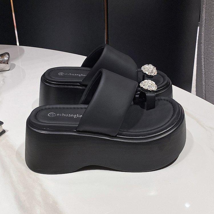 Thick-soled Set of Toes Internet Celebrity Slippers Women's Super Fire Wear 2025 New Summer High-end Small Rhinestone Sandals Drag