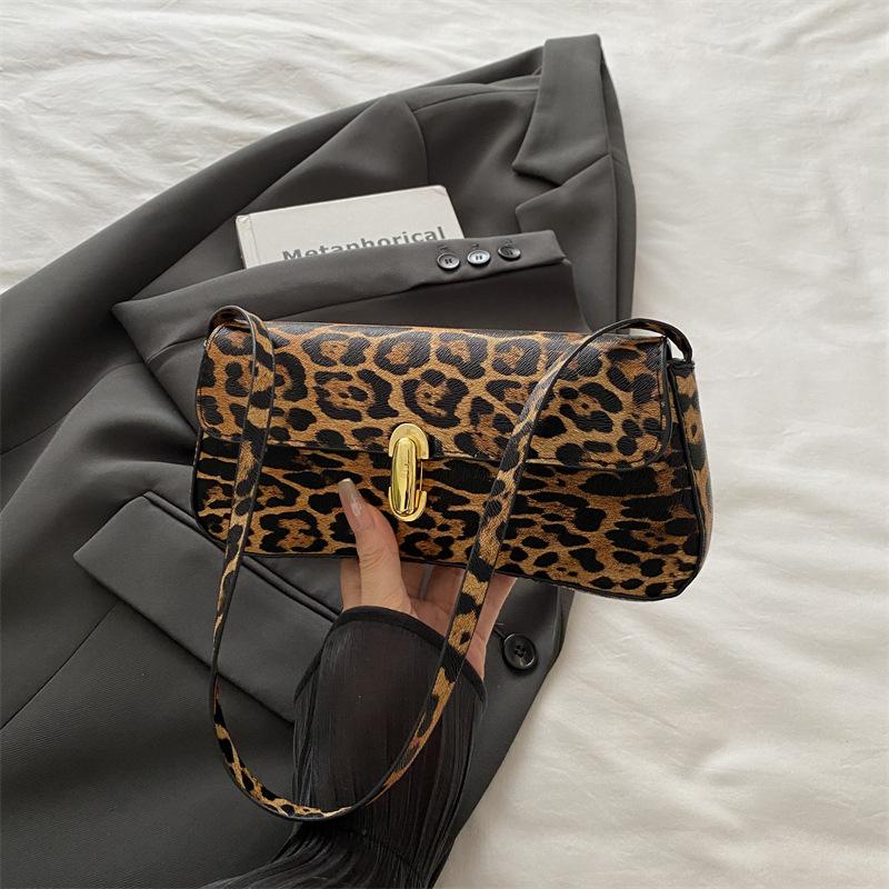 

Сумка с леопардовым принтом женская сумка 2025 новый тренд повседневная портативная маленькая квадратная сумка европейская и американская мода женская на плечо мессенджер коричневый