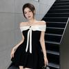 Pure desire temperament, black and white color matching, waist and thin pendulum A-shaped skirt, one-word collar fashion dress, short skirt tide