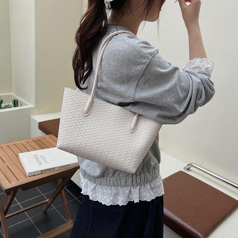 Summer New Tote Bag Women's Large-capacity Commuter Bag Casual Shoulder Woven Bag Underarm Bag