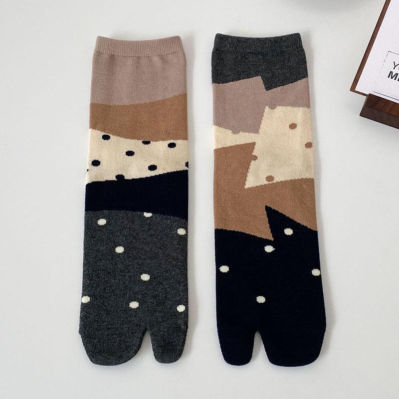 Chaussettes colorées jacquard à deux orteils pour femmes Coton peigné Douces Respirantes Chaussettes à orteils séparés Drôles Chics Plantes Léopard Rayées Chaussettes Tabi