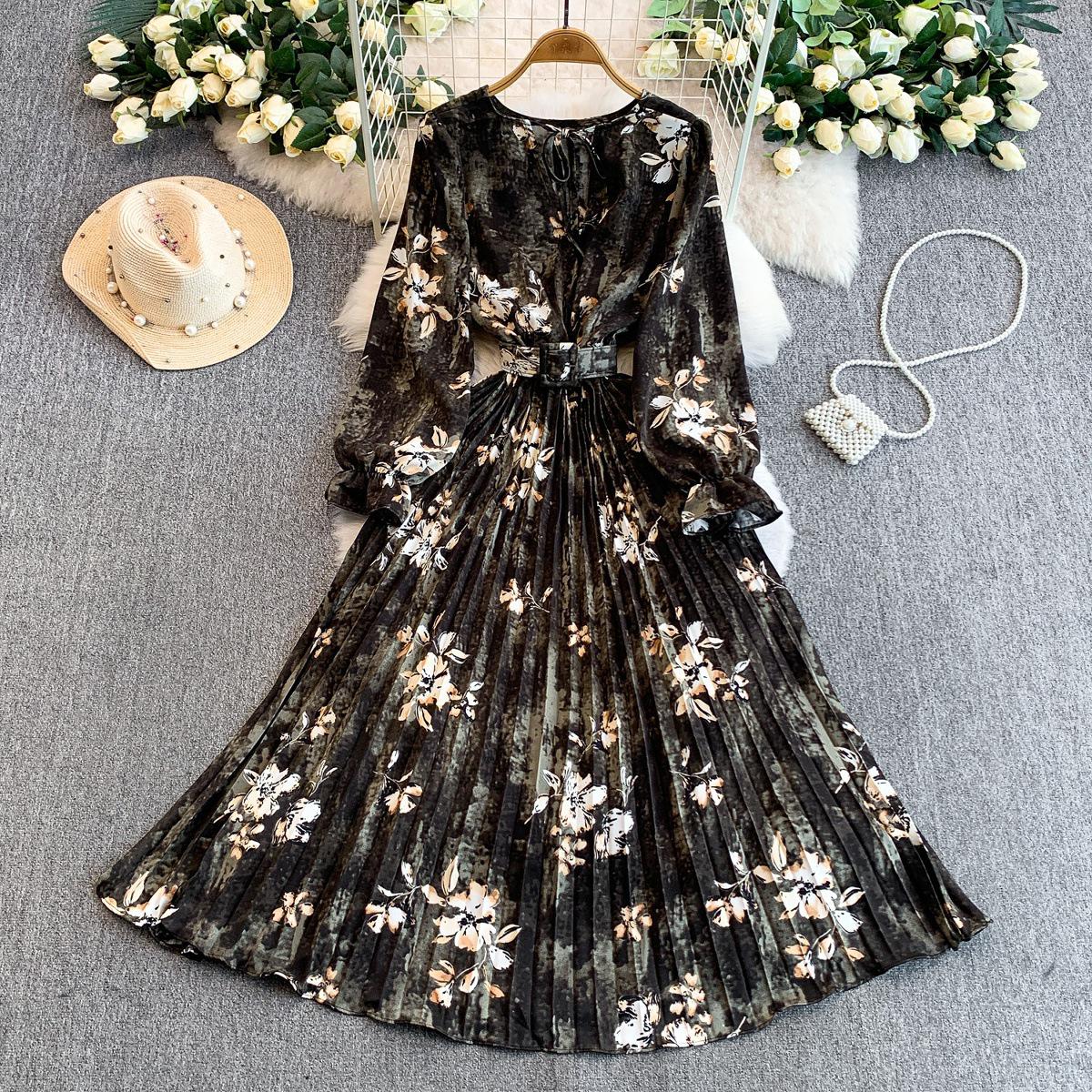 

Retro Romantic Rose Print Cinched Waist Dress with Pleated Skirt One Size