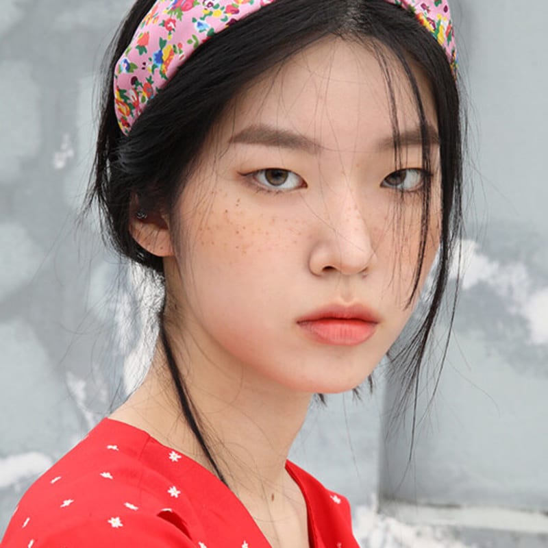 SORRY TOO MUCH LOVE Sharon Flower Hairband_Pink