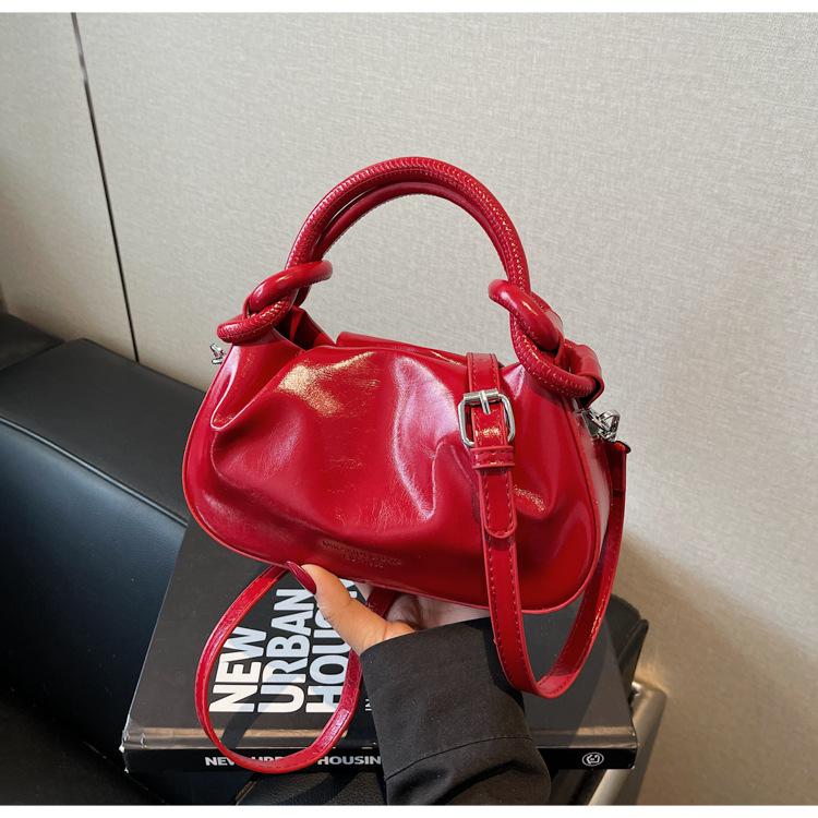 Niche Design Bag Women's New Summer Messenger Bag Portable Pleated Cloud Bag