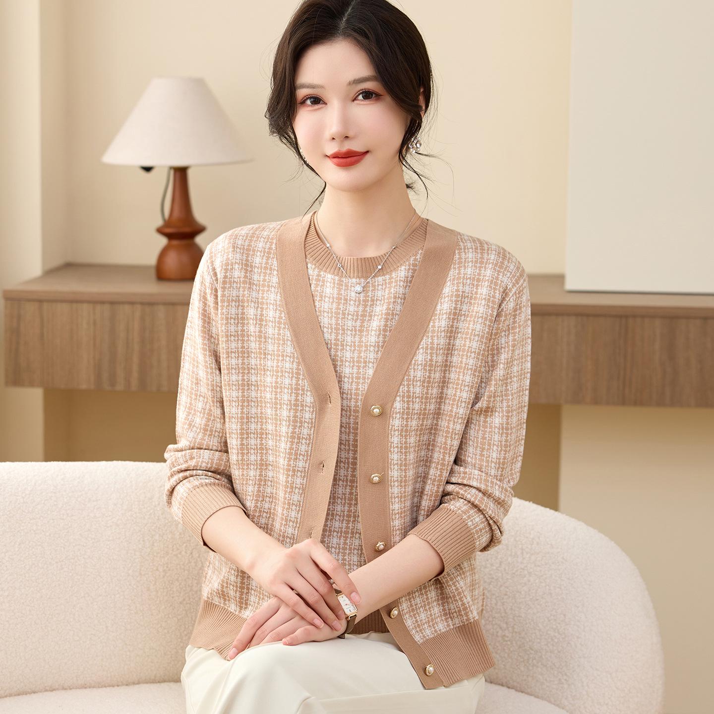

Noble Spring Striped Knit Two-Piece Set for Middle-Aged Women - Lightweight Summer T-Shirt and Pants 3XL (135-160 jin)