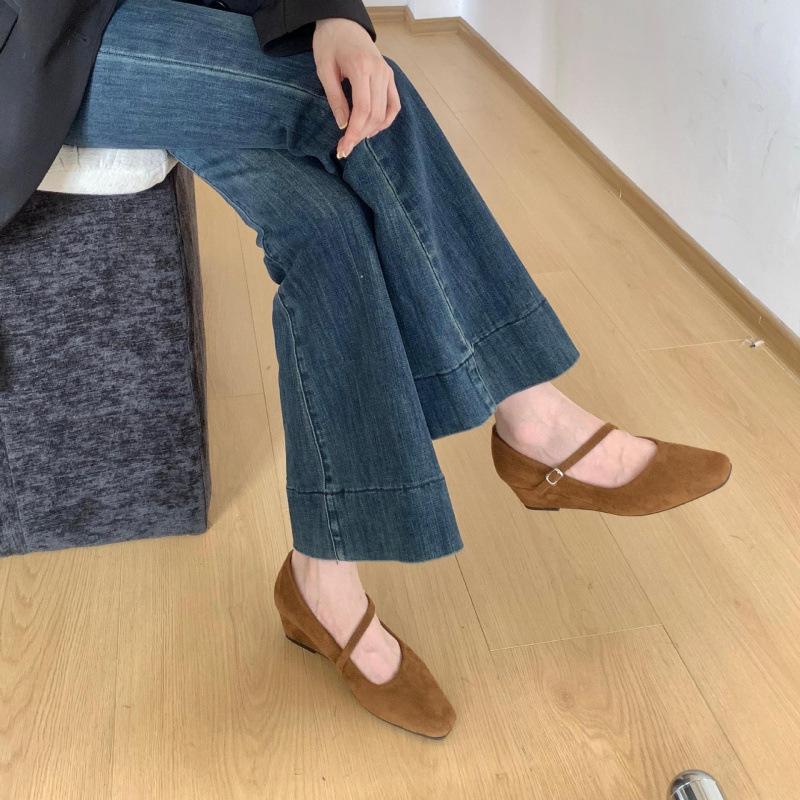 Wedge heel with square head suede Mary Jane shoes women's shoes spring and autumn 2025 new late evening wind light mouth single shoes