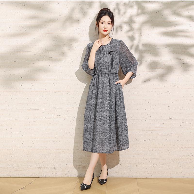 

2026 Spring/Summer Women s Elegant Midi Dress, Round Neck, Mid-Sleeve, Age-Reducing & Slimming Design 3XL (62-70 kg) чёрный