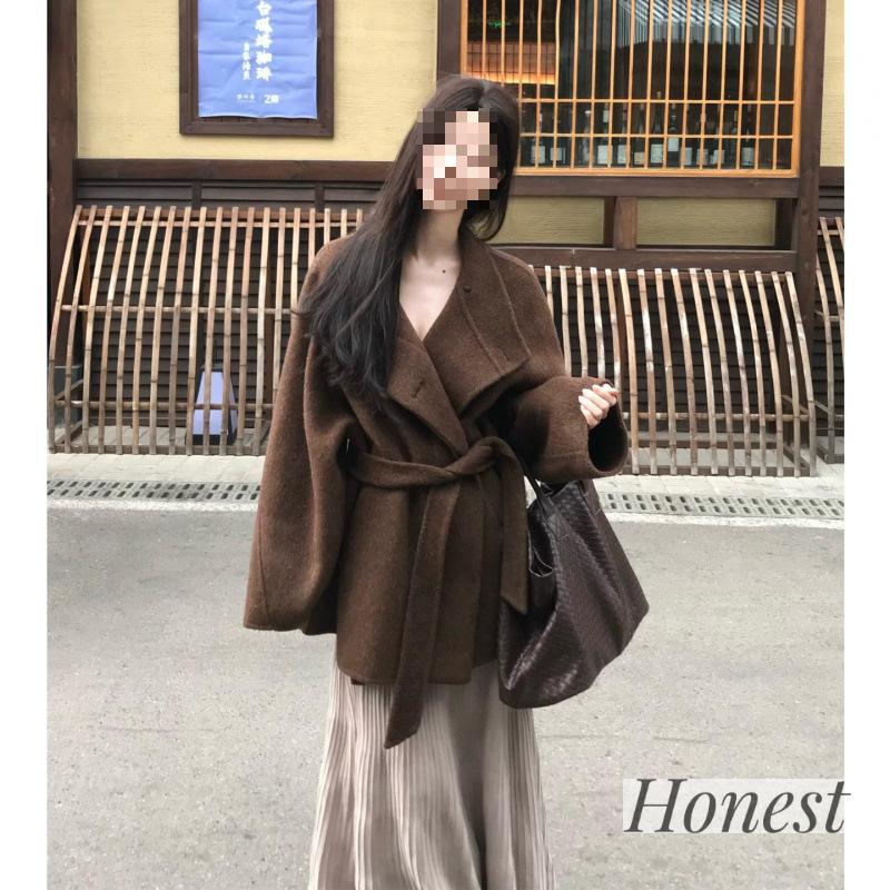 

Elegant Hepburn-Style High-Grade Wool Coat for Petite Women - Perfect for Autumn/Winter 2025, Very Popular. S