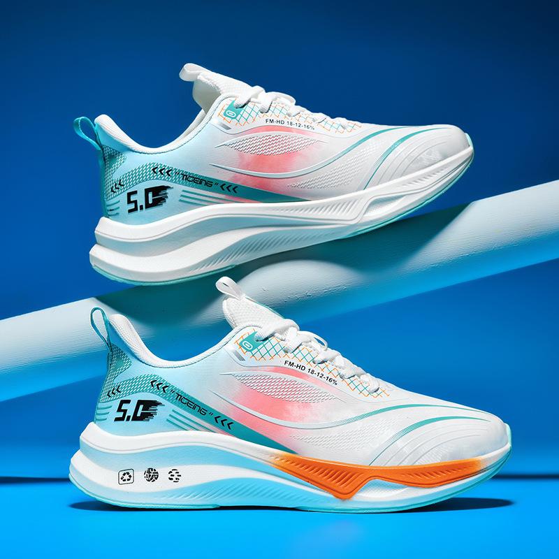 Extra large size leather surface autumn and winter sports shoes men's breathable carbon board cushioning running shoes student body test trend men's s