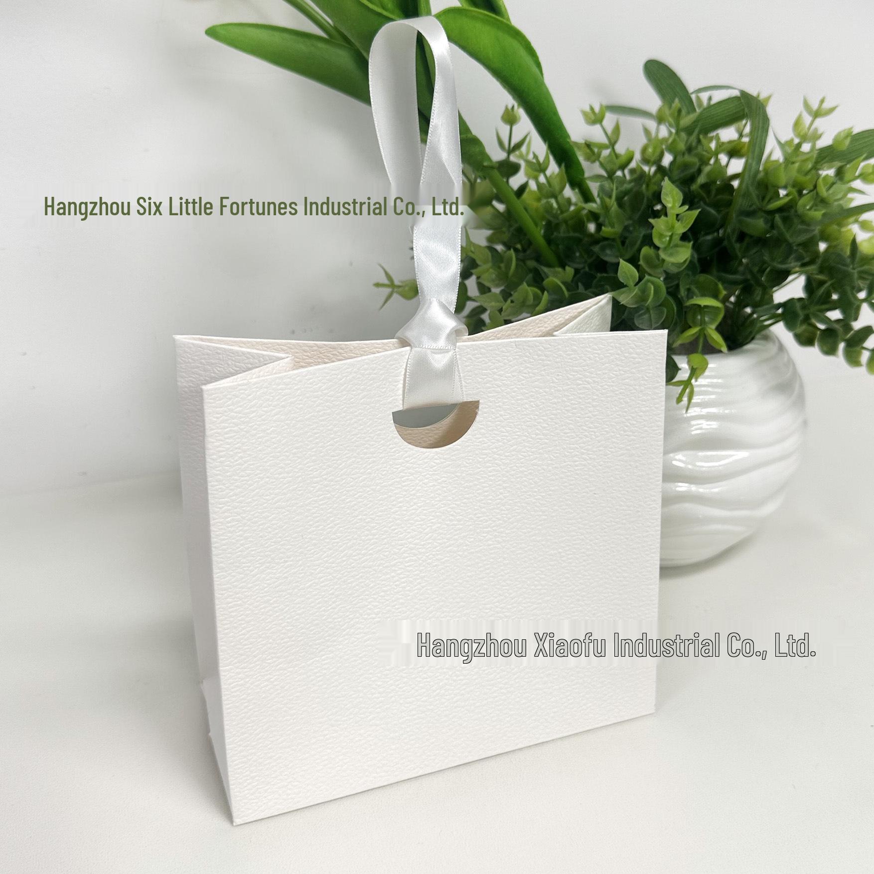 

Luxury Tote & Gift Box Jewelry Bag with Logo