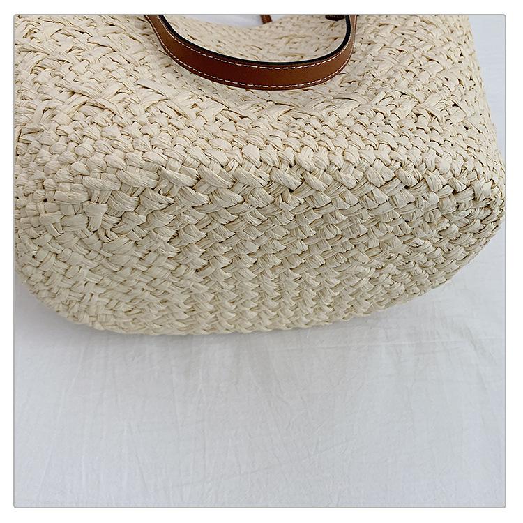 2024 Retro Casual Large Capacity Women's Straw Shoulder Bag for Travel and Beach