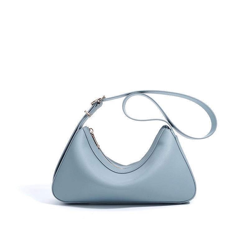 Summer leather design sense niche messenger bag black portable commuter high sense new women's shoulder bag