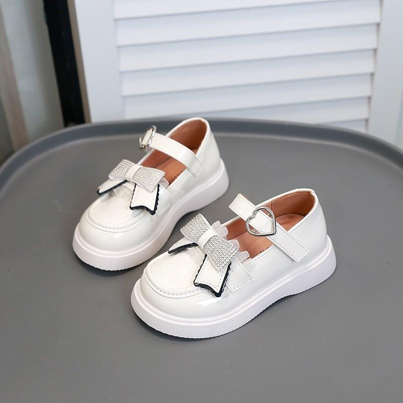 

Туфли принцессы для девочек 2025 осень корейская версия повседневные туфли с квадратным вырезом Обувь для выступлений и танцев для девочек Британские маленькие кожаные туфли 27-31 yards whole box shot 50 pairs