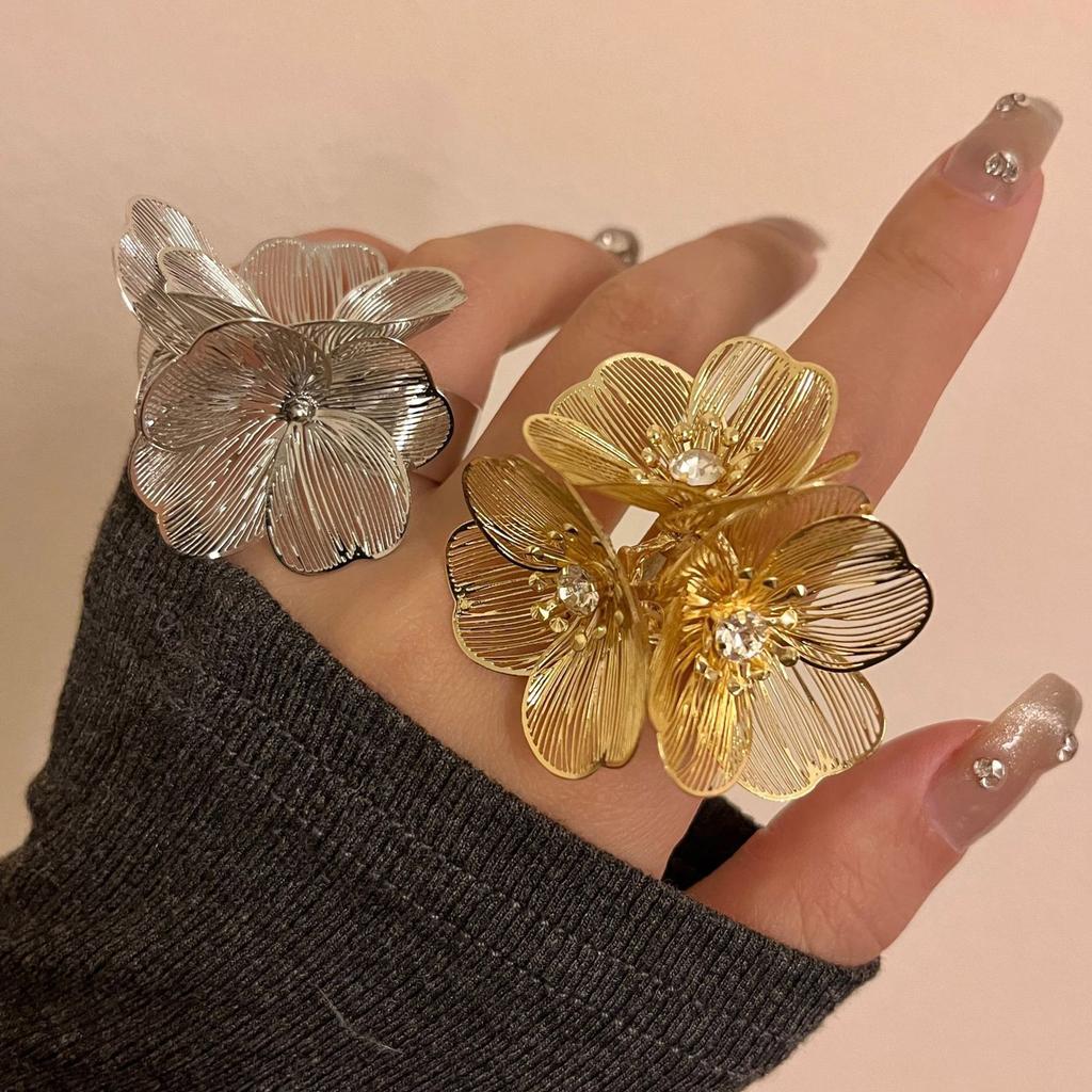 Elegant 3D Floral Rings for Women Vintage Styles with Waterfall Fishtail Designs and Stylish Diamonds Daily Use